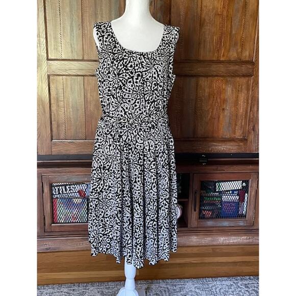 Alfani Size 8 Sleeveless Summer Dress Black w/ White Pattern Full Skirt‎ - Picture 1 of 4
